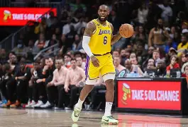 火箭再败湖人，詹姆斯领衔逆袭赢得关键胜利()